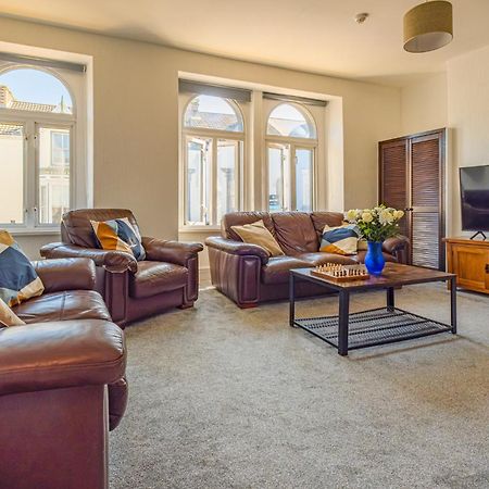 Castleview Coastal Comfort With 2 Parking Spaces Oystermouth Exterior photo