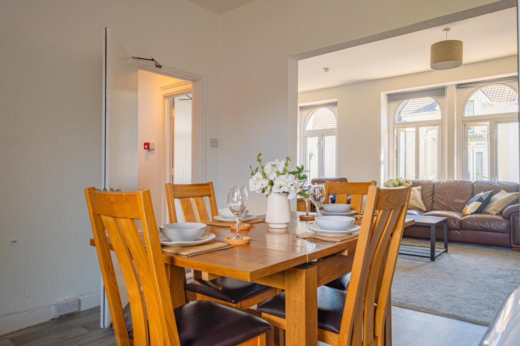 Castleview Coastal Comfort With 2 Parking Spaces Oystermouth Exterior photo