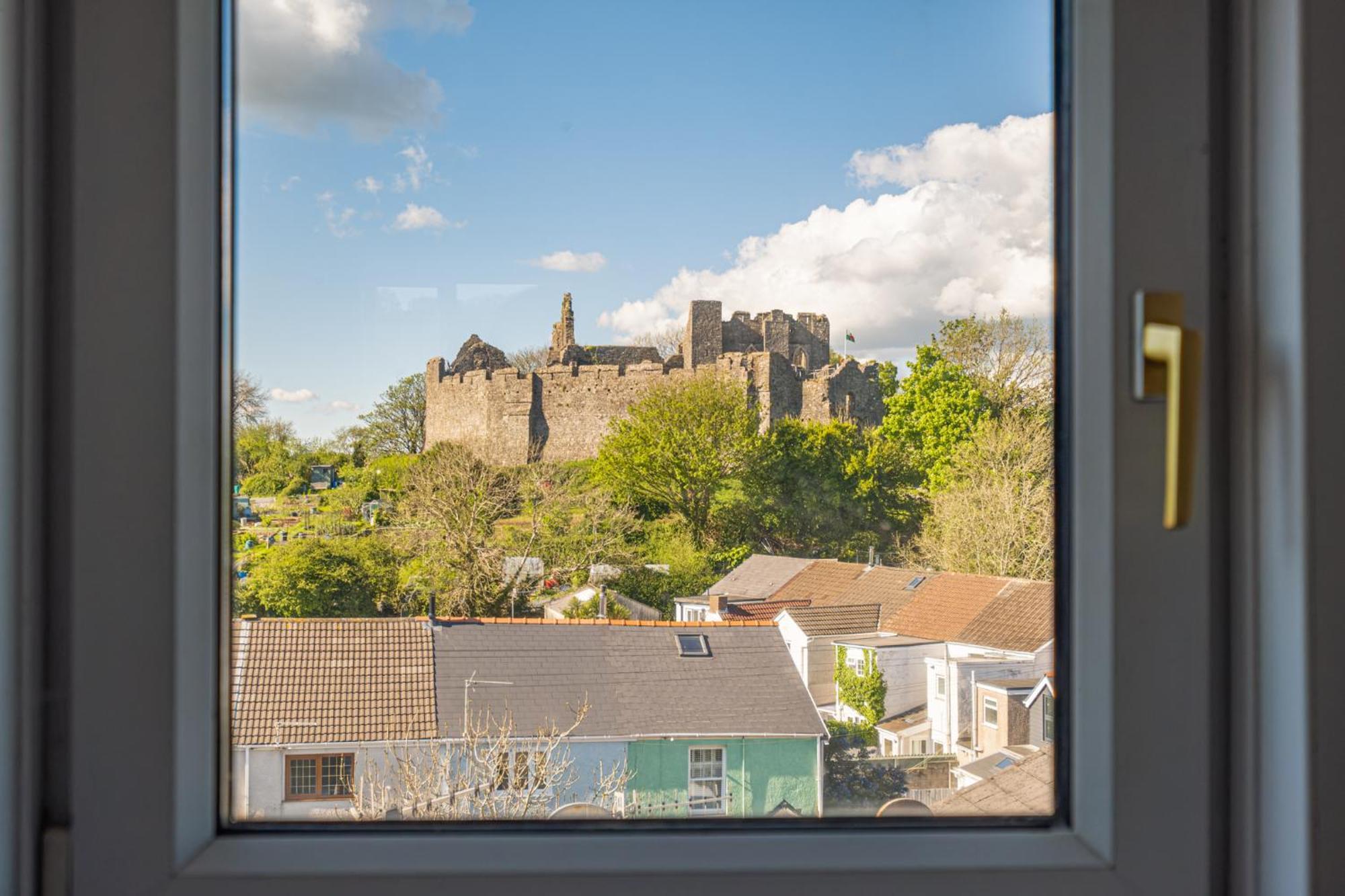 Castleview Coastal Comfort With 2 Parking Spaces Oystermouth Exterior photo